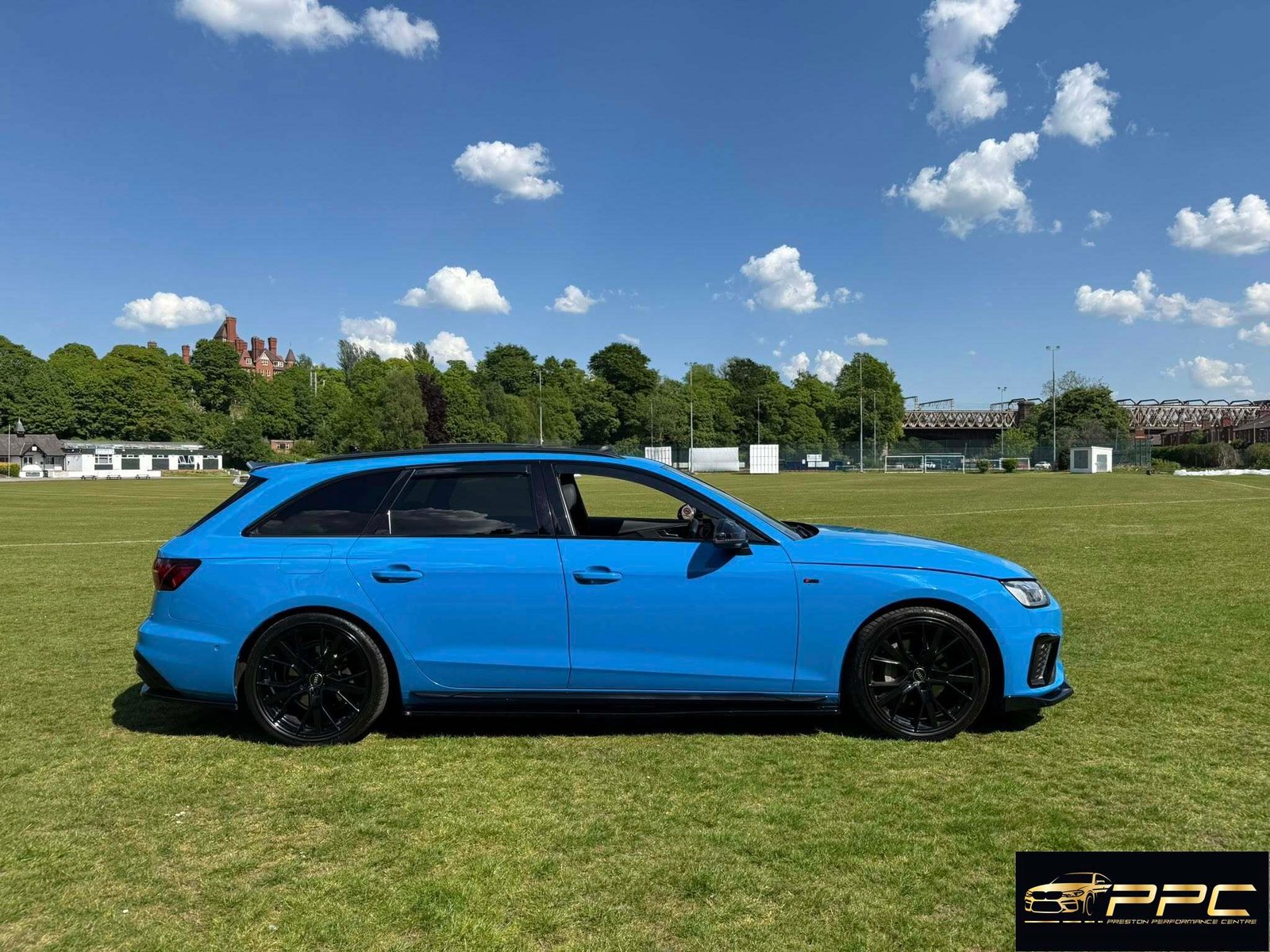 Audi A4 2.0 TFSI Quattro Vorsprung Avant – 2022 Riviera Blue - Image 22