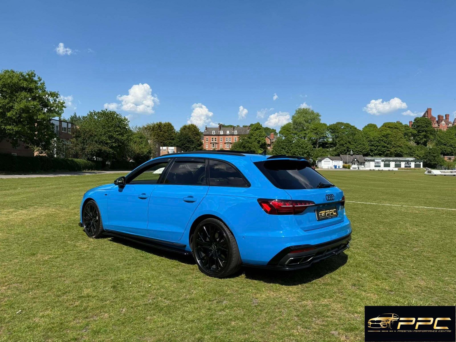 Audi A4 2.0 TFSI Quattro Vorsprung Avant – 2022 Riviera Blue - Image 16