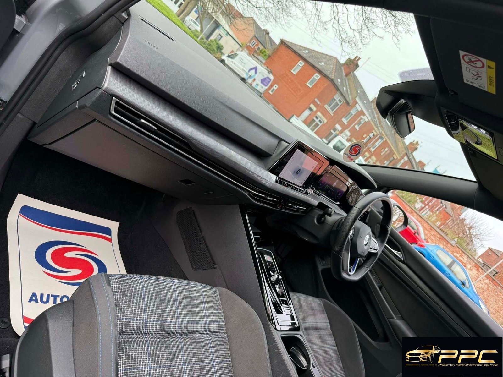 Volkswagen Golf GTE 1.4 TSI Hybrid R-Line Spec – 2023 Moonstone Grey - Image 10