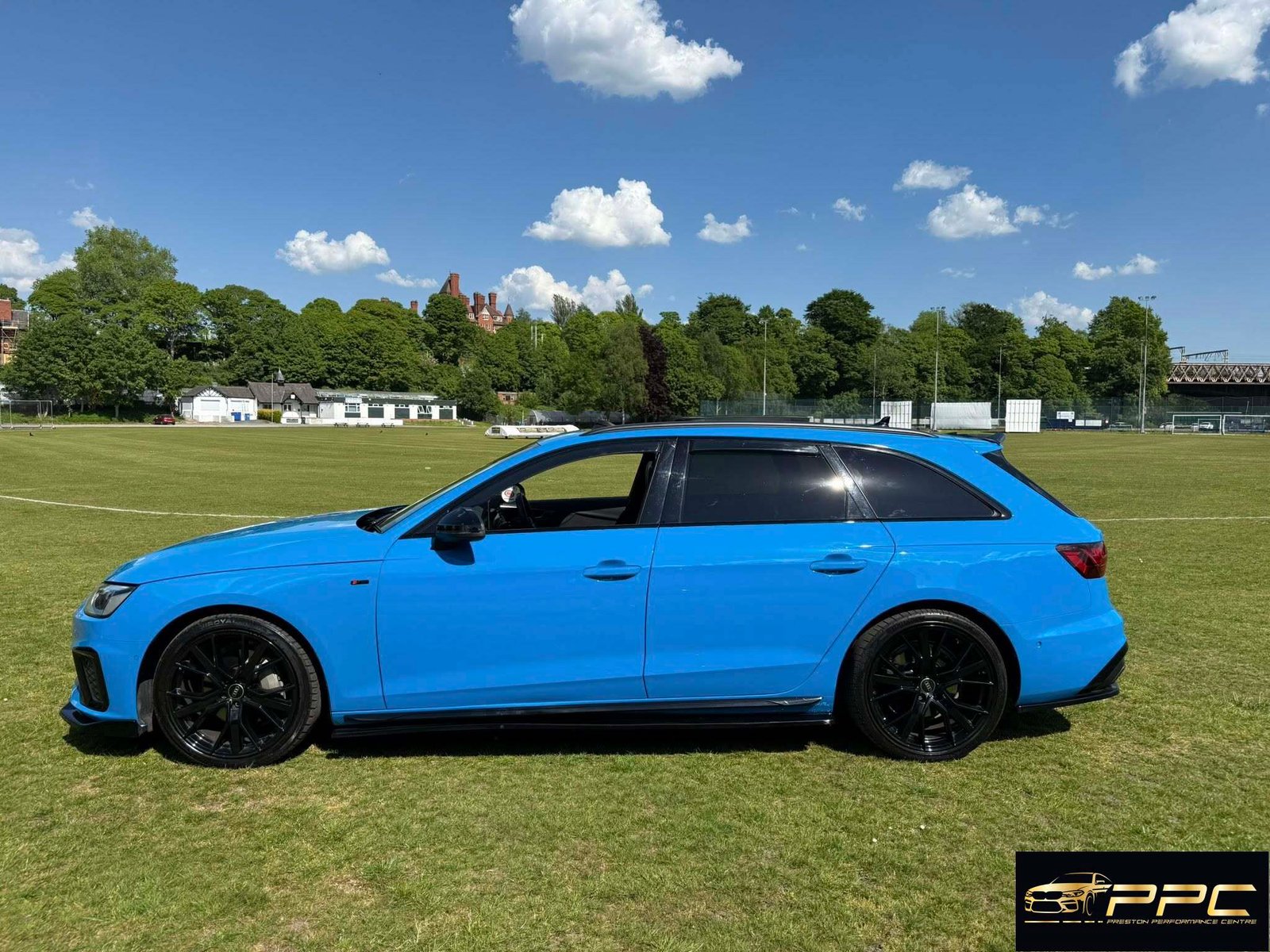 Audi A4 2.0 TFSI Quattro Vorsprung Avant – 2022 Riviera Blue - Image 15
