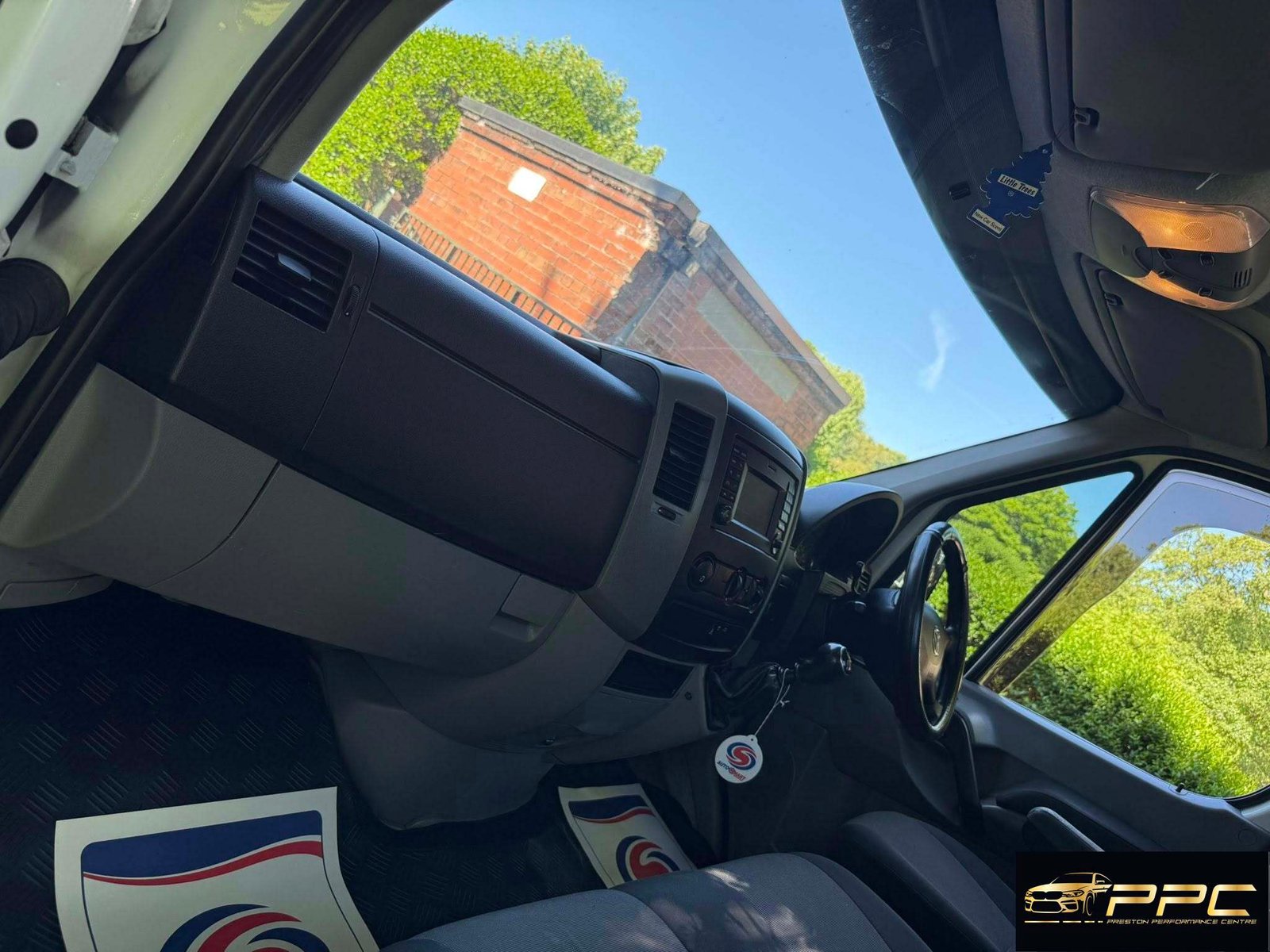 VW Crafter 2.0 TDI Recovery Truck Tilt & Slide – 2015 Ibis White - Image 5