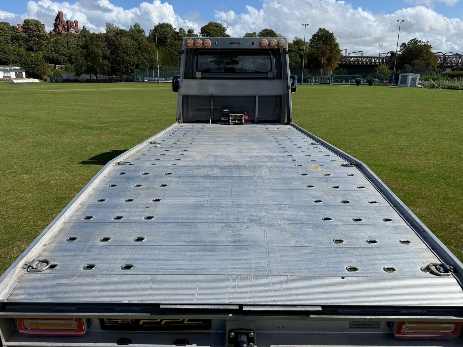 Mercedes Sprinter Recovery Truck AMG Spec - 2019 Metallic Selenite Grey - Image 4